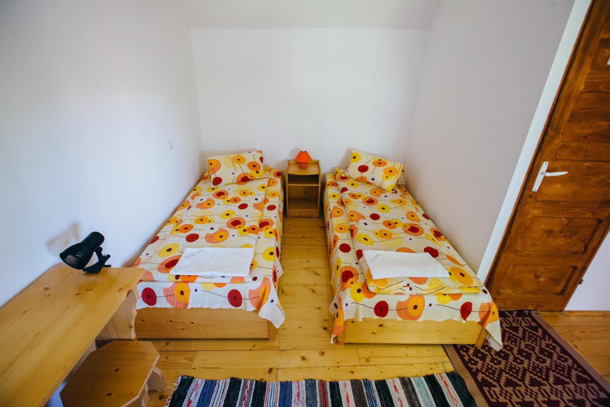 Hotel Gyoengyvirag Panzio Lupeni  Exteriér fotografie